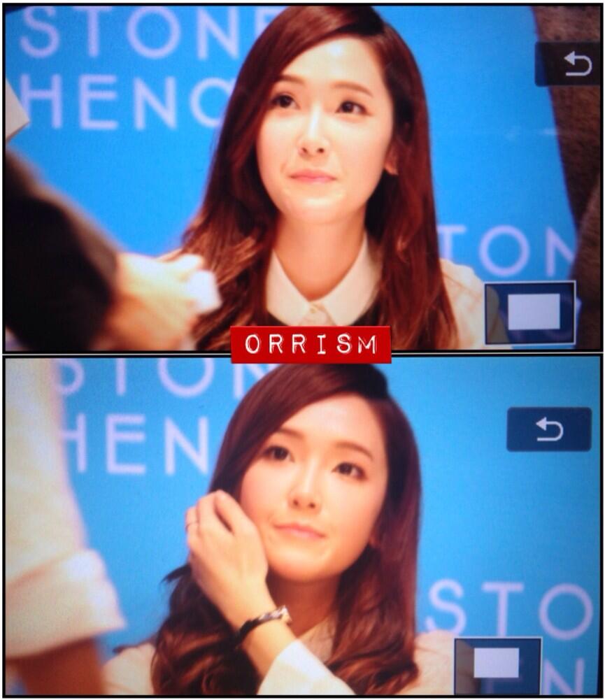 BaYyRn8CUAAqURL.jpg:large