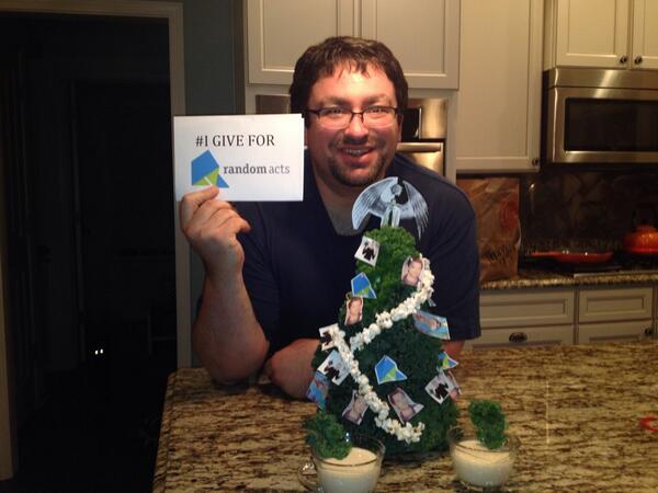 GuideStarUSA's tweet photo. Cute tree! RT @TheHouston74: #IGive4 @therandomactorg http://t.co/2SZD24CtbV