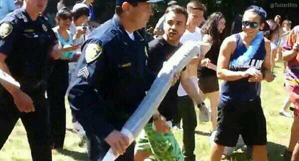 adri_lamas_cule's tweet photo. "@TuiterHits: Policía incauta un 'porro' d más de 1 metro y 2kg en universidad de California: http://t.co/lC1blmndTC"@albiiiin jaaajaaa