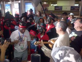 minculturave's tweet image. Min Barbarito@descolonializa recibe cuatro en mano con parrandas y aguinaldos ParrandaDeSan PedroPatrimonioHumanidad