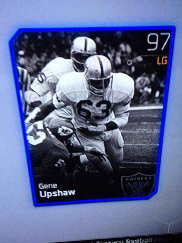 CardsMUT's tweet photo. Giveaway Time! RT and follow to join m Christmas giveaway, ends 12/25!! http://t.co/YaPpztp6AL