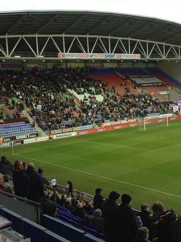 DerbyCountyFans's tweet photo. #dcfc fans 10 minutes ahead of kick-off #COYR http://t.co/DHughRDv38