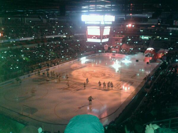 JuliaLo24's tweet photo. Definitivamente aficionada al hockey!!!! http://t.co/sXZ8kE2uqB