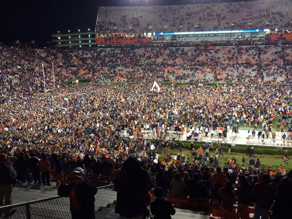 Billyaycock's tweet photo. After the #IronBowl http://t.co/TLNwIuyZkK