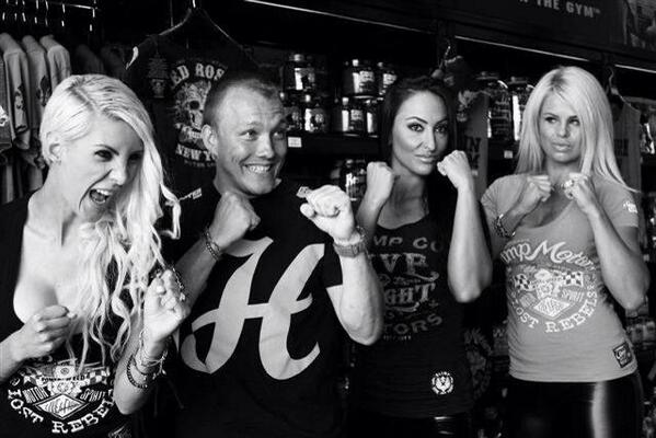 illona_8's tweet photo. @Nadz_Lee the Tiger! @JasonMcCall01 @BulkUpStore @OlimpLiveFight @OlimpSA @TexClaudia @MichellevZl @DreamTeam_Girls http://t.co/WUZHz7EdAn