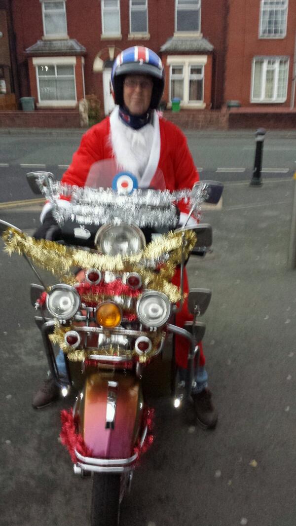 Not Santa's usual sleigh and reindeer set up?! Nice of him to stop by on #serviceSunday