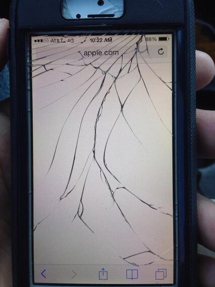 PatrickWOlson's tweet image. Wife dropped iphone on kitchen floor last night. Not in case. #santahelp