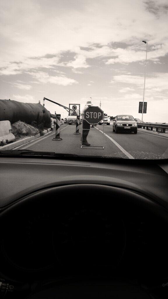 KutloanoPhiri's tweet image. This could be the difference between being on time and being late #stopgo