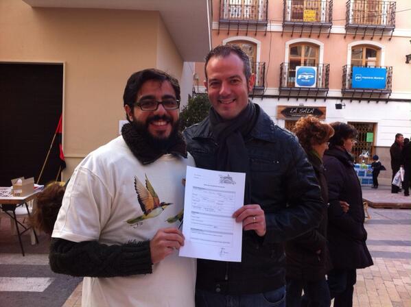 03638's tweet photo. Muy contento de que mi amigo @pedromusico se haya hecho socio del Grup Naturalista Heliaca. Bienvenido a la secta!!! http://t.co/q0jEPbklbG