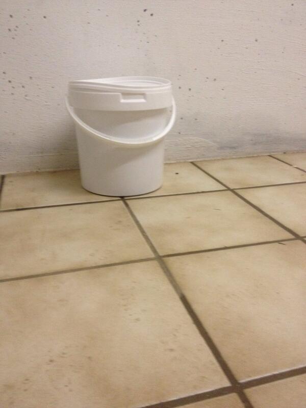 Strooizout  voor uw allen een emmertje van 6,5 enz zak 20 kg emmer 6,50 zak 15 euro groetjes pieter