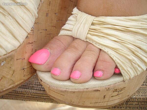FeetAddict's tweet photo. #feet #foot #fetish #footfetish #feetfetish #highheels #footaddict #feetaddict #toes #pieds http://t.co/9ZCgXGI1Yb