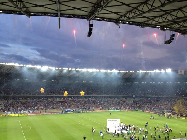 juniorbrasil's tweet photo. Mais uma foto da festa! http://t.co/4HETi4xb9N