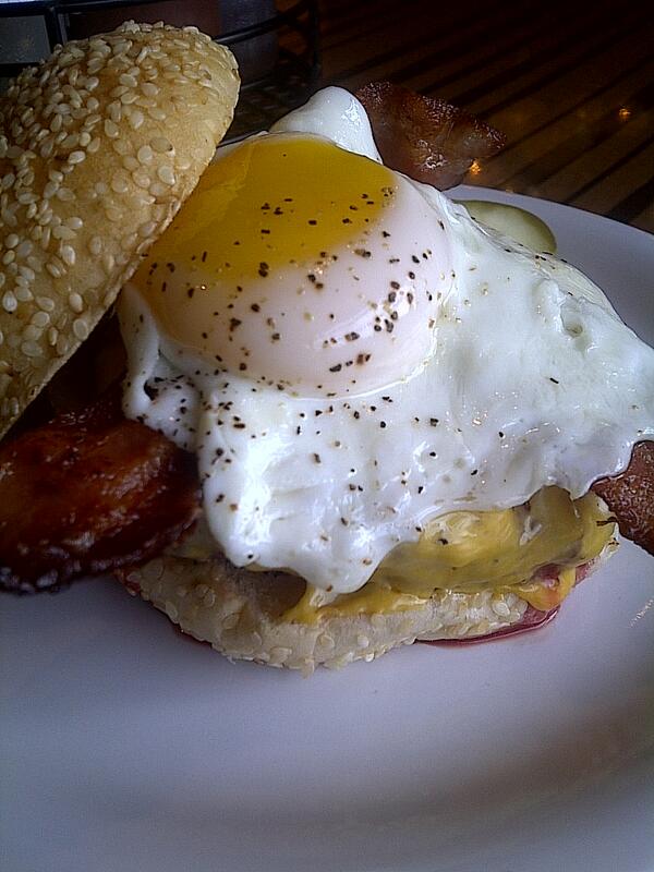 bflay's tweet photo. It's back for Dec! Brunch Burger @bobbysburgerpal. Smoked Bacon, Fried Egg, American Cheese. Get it crunchified.. http://t.co/UXfhvbxAcT