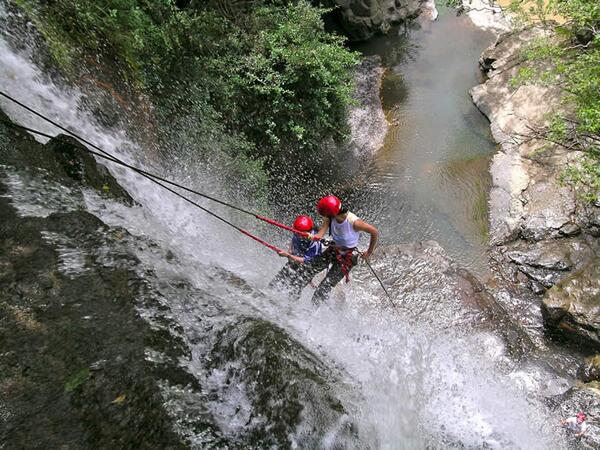 SenaSantander's tweet photo. Torrentismo en San gil.
Gran actividad, pronto la podrás vivir. http://t.co/7HCgb6kQ4g
