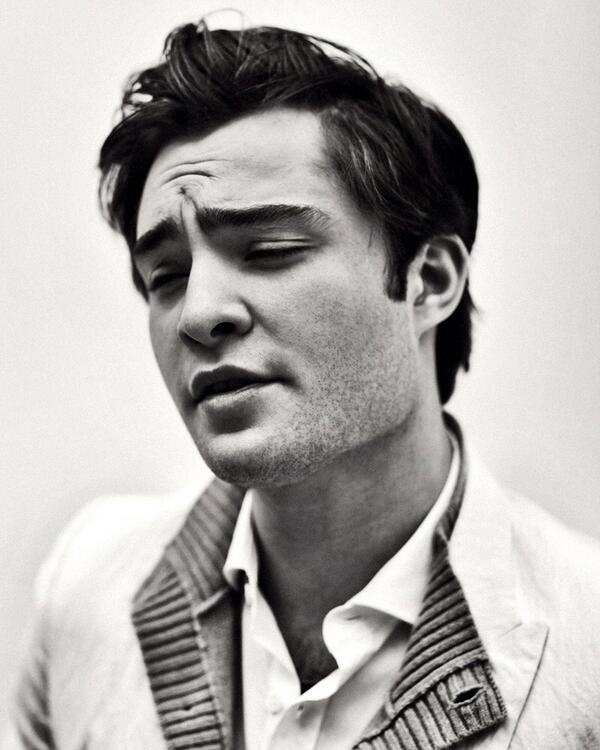 mencauseproblem's tweet image. First up... Ed Westwick. And he is looking fine.