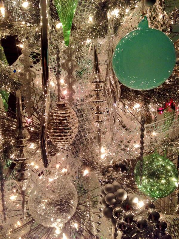 RossFusion's tweet photo. My first gunmetal gray Christmas tree... http://t.co/MOnppYSSXH