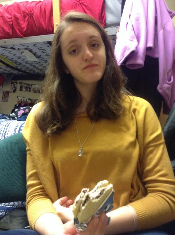 KateFerrisProbz's tweet photo. Why does Kate eat two pop tarts at once? #kateferrisprobz http://t.co/JrP95viN2A