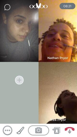 firepryor's tweet image. ooVoo tight for the 3 way calls... #stepitupapple