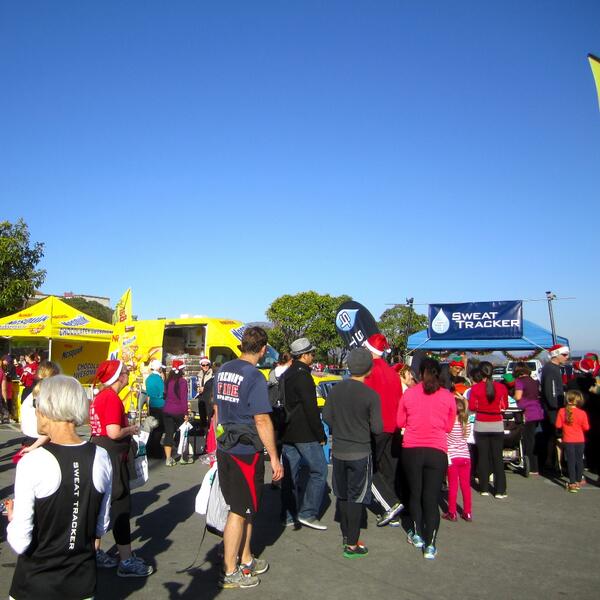 sweattracker's tweet image. Things were crazy for about 30 minutes, but the line eventually died down. #prchallenge #RunWildSF