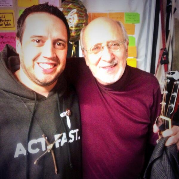 iAmericaorg's tweet image. RT @tonysuarez80: Peter Yarrow stopped by the @fast4families tent &amp;amp; reminded us the answer is blowing in the wind :)
