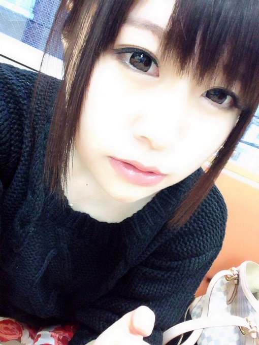 事務所なう！普段のメイクのが盛れる♡ http://t.co/Zv3DxanmW8