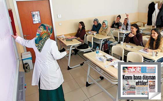 tr724com's tweet photo. YALAN HABERLERİN ARDI ARKASI KESİLMİYOR
O öğrenci dershaneye devam ediyor
http://t.co/eLNkBV9CeU
#BenDedimOlacakOLMAZ http://t.co/BqvxUC6c4u