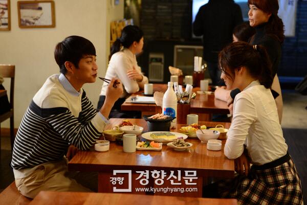 BaeELNyCQAAWY07.jpg:large