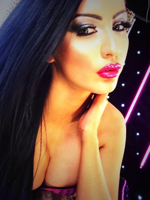 Live on channel 932 @RedLight_tv @PlayboyTVChat right NOW till 1.30pm! Come and give me a cheeky call<a class="tags" href="/tag/redlight_tv">@redlight_tv</a><a class="tags" target="_blank" title="On Twitter" href="/?out=eyJ0eXAiOiJKV1QiLCJhbGciOiJIUzUxMiJ9.eyJpYXQiOjE3MjM5NDAwNjEsImlzcyI6InR3cG9ybnN0YXJzLmNvbSIsIm5iZiI6MTcyMzk0MDA2MSwiZXhwIjoxNzU1NDc2MDYxLCJyZWRpcmVjdF91cmwiOiJodHRwczovL3R3aXR0ZXIuY29tL1BsYXlib3lUVkNoYXQifQ.cvAltwnk1WDvHHg5PRGGsKYYTLcnSs-1stH97IvVLXhj1OpXi2waUhQmcE1xUe1BRwz4HaqS8rXs4nv9DPxMig">@PlayboyTVChat</a><a href="/tag/daytimewank"class="tags"><span>#daytimewank</span></a>