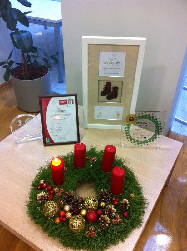 Sveiciens pirmajā Adventē! Un paldies <a href="/amberroselv/">AmberRose.lv</a> par skaisto vainagu.