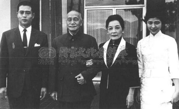 1966年、王貞治はハネムーンで台湾を訪れた。日月潭にいた蒋介石