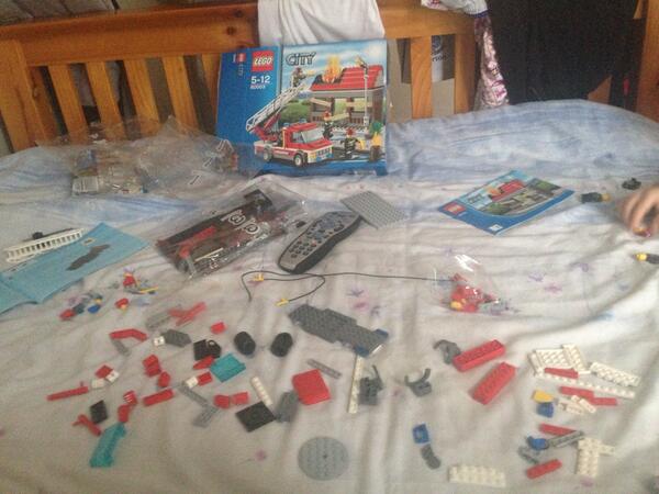 barnesyp24's tweet image. This is what my afternoon consists of. #legochallenge #CharlieBarnes