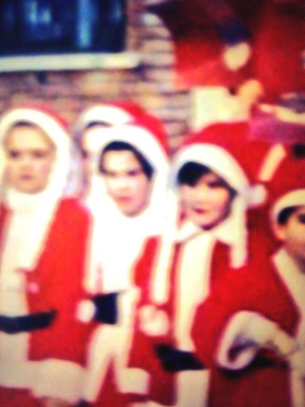marinagb92's tweet photo. Felicitacion especial con super foto para la guapaa de @Virgimj 👭!! 🎅🎅 http://t.co/S4CGGnt9Mc