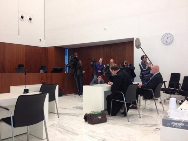 PimSedee's tweet image. Klokkenluider #adbos wacht op uitspraak, hij is akkoord dat media hem draaien