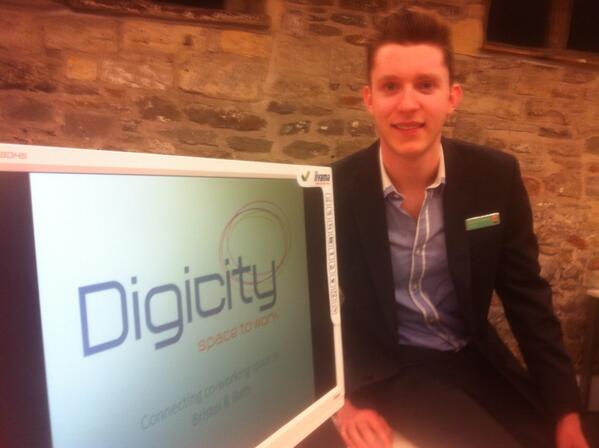 simonbond1's tweet image. Wow I'm knocked out by the new @DigicityCoWork space in Bristol. Here with our 1st user @spuddyapp