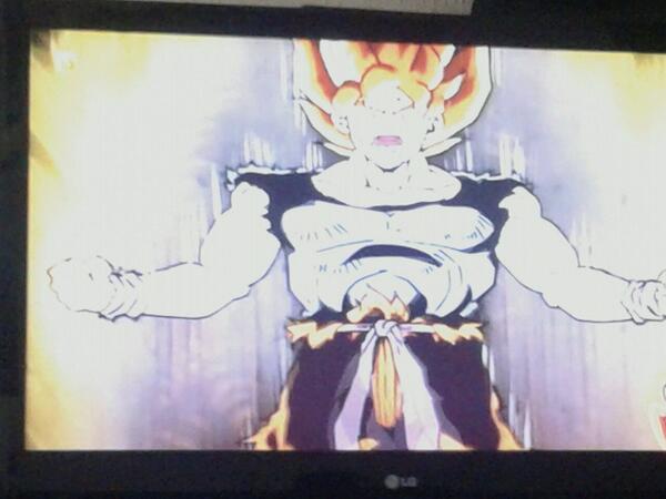 ReyMono08840's tweet photo. Disfrutando un rato de la tele ^^ http://t.co/LszK53DHAP