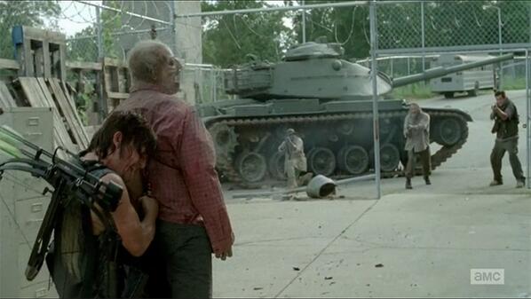 CarlTWDGrimes's tweet photo. The moment when.. Daryl became even more Badass... #thewalkingdead http://t.co/iNpdI7xxec