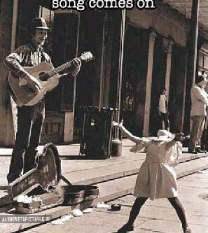 Kay_Cameron02's tweet photo. @Strydz07 @Sim_Hartslief when @shortstrawband comes on !! :D http://t.co/MfSnjqggq2