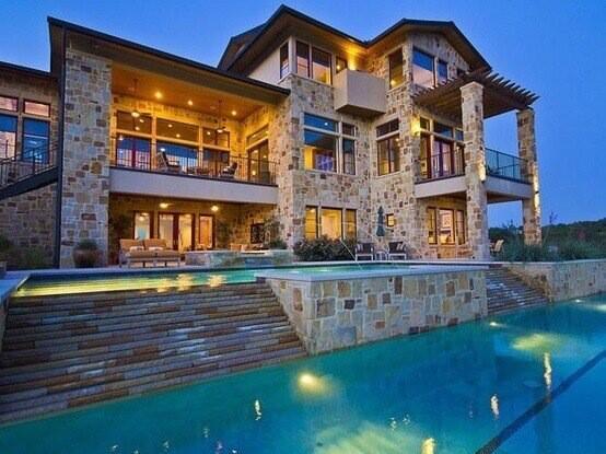 HousePorm's tweet image. Two story pool