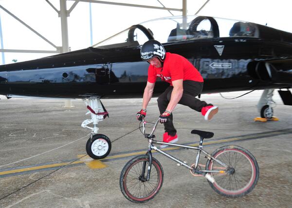 Tyndall_325FW's tweet photo. Thanks @FuzzyHall for showing us your #BMX #skillz! Read more at http://t.co/GwD9W3uEqE @redbull @ESPN_BMX @RIDEBMX http://t.co/16y2KCkuhy
