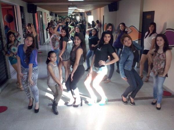 ModelareELSalva's tweet photo. @monicaabrego10 @KennyDueas @SandovaLuciana @FER_ROD_  gran promo 2x1 mas info 25560608 http://t.co/JnQ3kCVNtL