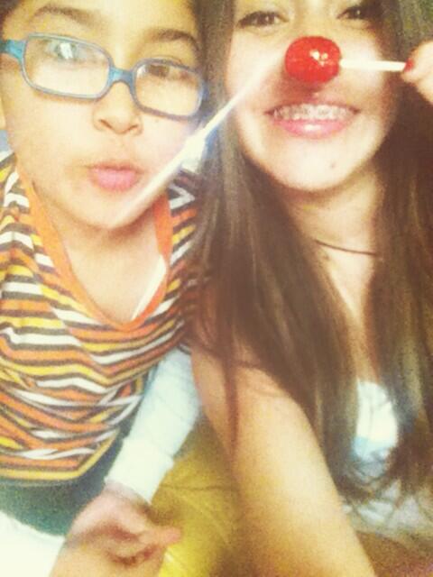 marion_valenn's tweet image. 😜🍭 #pimpleproblems