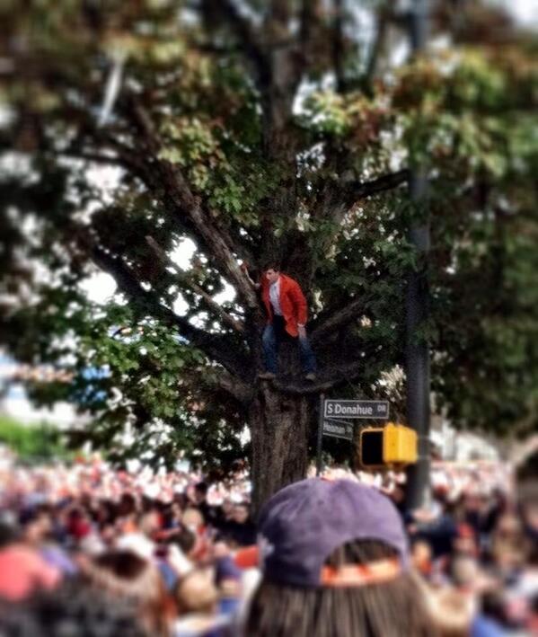 danchap5's tweet image. IB 2013 Tiger Walk. What I looked like from ground. Orange blazer #treeboy @jonsol @oanow @WarBlogle @openingdrive