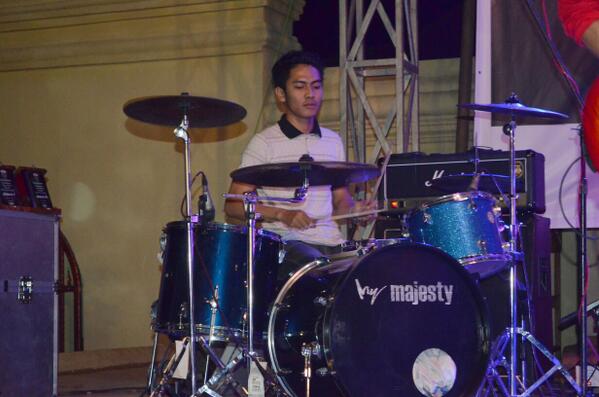 ini drummer baru juga nih kece kan? hehe @vickydarm