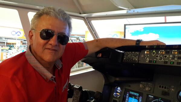 DreamFlight737's tweet photo. Galleria AVM'deki Uçuş Deneyim Merkezi'mize gelen misafirlerimizden kareler... http://t.co/P6PqFbBvvM