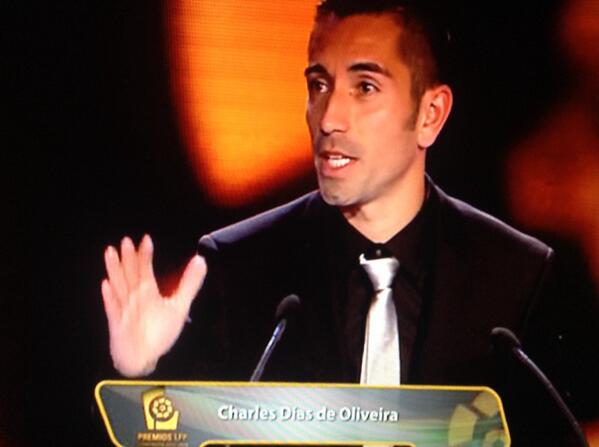 jutre95's tweet image. Más conocido en @Laligaesradio como Charlisssssss ¿Verdad @Azpitarte @josempuertas @guillenfran @luislo1969 #Forbos