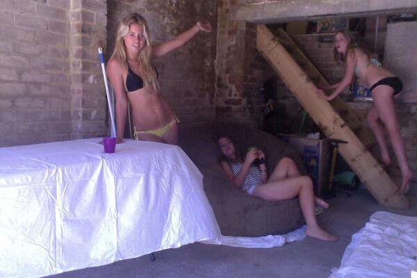 ruby591's tweet photo. your music helpin us clean out http://t.co/ViE0oHphmk