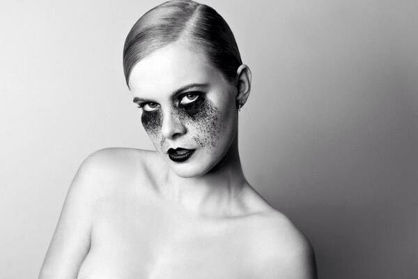 A beautiful mess. #makeupguru #makeup #mac #photoshoot #model #followme #BEAUTYQUEENS #fashion #FASHIONFAB