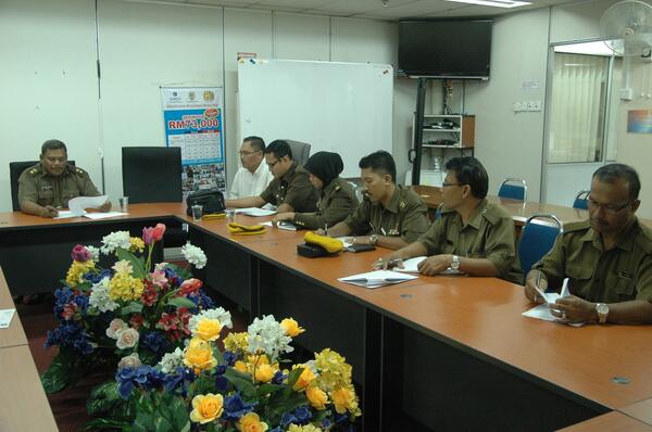 3Dis-PRD Ops PPjR Azahari turut membincangkan persediaan CMT sekiranya berlaku bencana banjir @KP_RELA <a href="/mehatahmad/">mehat ahmad</a>