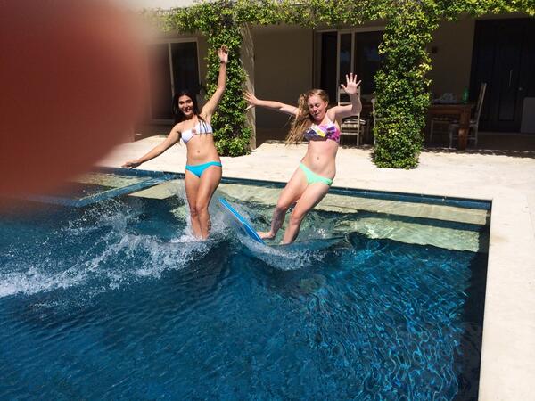 GraceWeston's tweet photo. We r kool @christiana7777 @tianejemma http://t.co/vM3fKXXBsZ