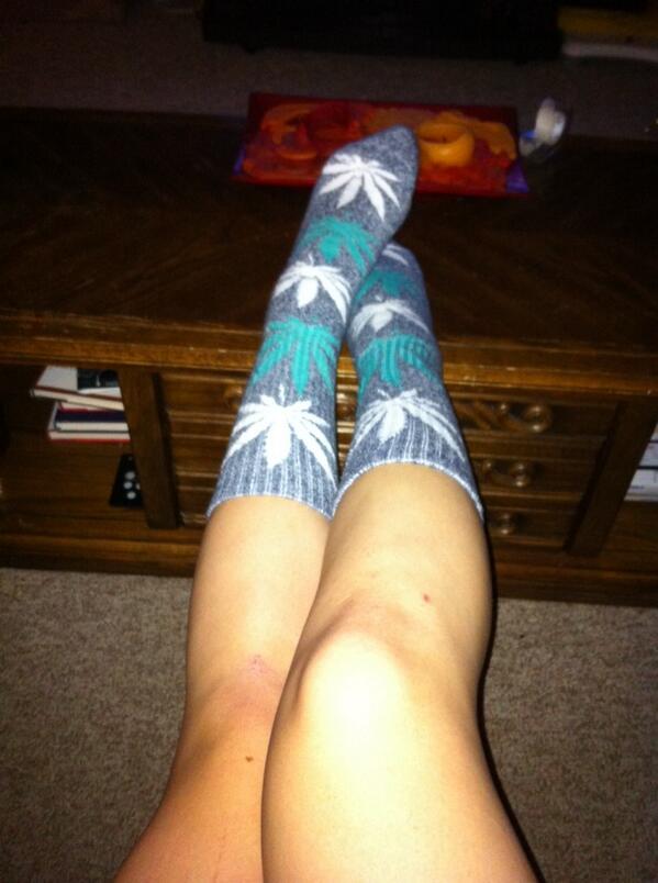 stonernation_'s tweet photo. HUF #HufSocks 👌 http://t.co/va52QUXKb9